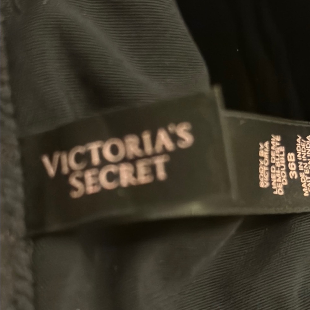Victoria's Secret Black Lace Bra - Picture 7 of 8